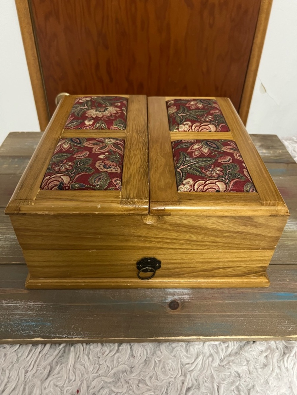 Vintage Rosewood Padded and Black Felt Lined 2 Tier Expandable Jewelry Box